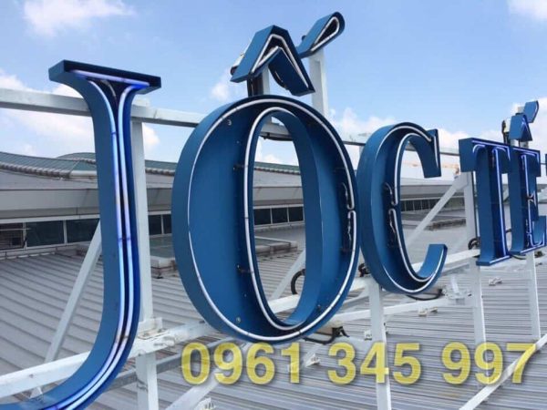 Biển quảng cáo chữ inox