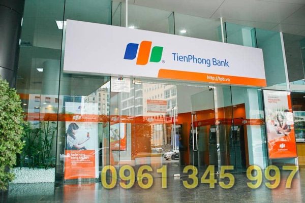 Làm biển quảng cáo bằng bạt hiflex tại TP.HCM