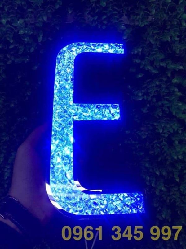 Chữ inox đá đèn led siêu sáng