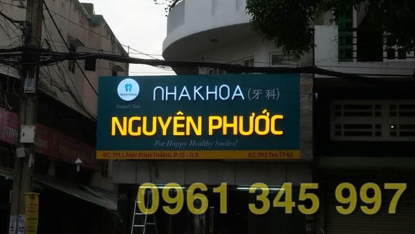 Thi công bảng hiệu Nha Khoa Phú Mỹ Hưng