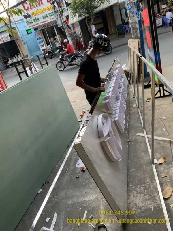 Làm bảng hiệu quảng cáo Hồ Chí Minh