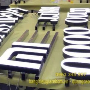 Làm biển quảng cáo chữ nổi mica gắn đèn led tại Quảng cáo Anh Tuấn