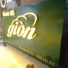 Làm biển hiệu hộp đèn mica cho siêu thị Vinmart