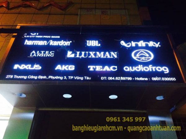 Biển quảng cáo mica- Dễ gia công, độ bền cao
