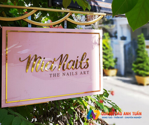 Những tiêu chí để có bảng hiệu ấn tượng cho salon nail