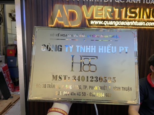 Địa Chỉ Làm Bảng Tên Công Ty Chất Lượng Và Chuyên Nghiệp