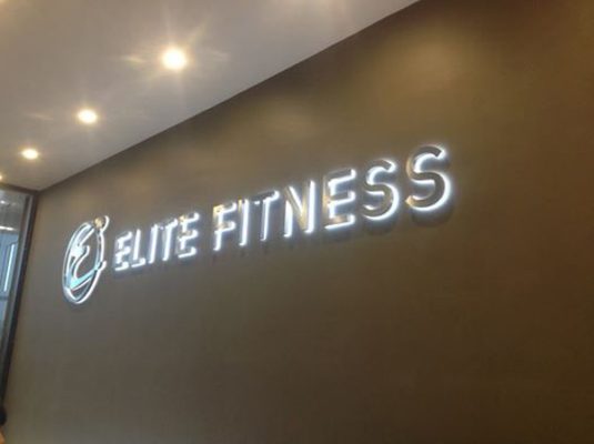 Bảng hiệu quầy lễ tân doanh nghiệp