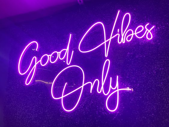 Đèn neon uốn chữ theo yêu cầu