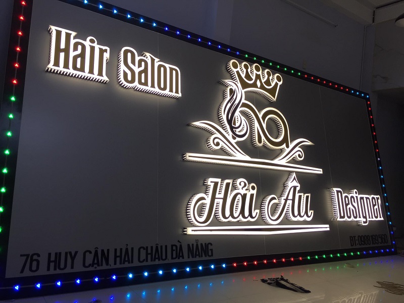 Đặc điểm của biển hiệu cắt tóc