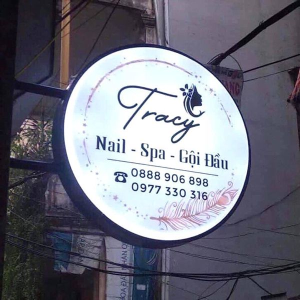 Hộp đèn làm bằng gì?
