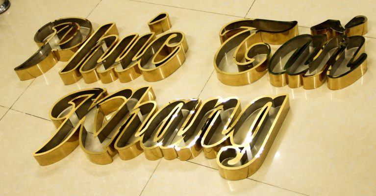 Chữ inox và các ưu nhược điểm